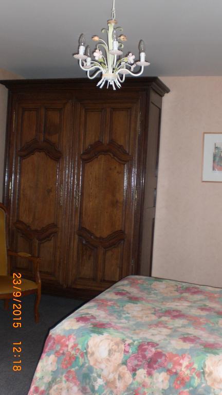 Auberge De L'Atre Quarre-les-Tombes Bilik gambar