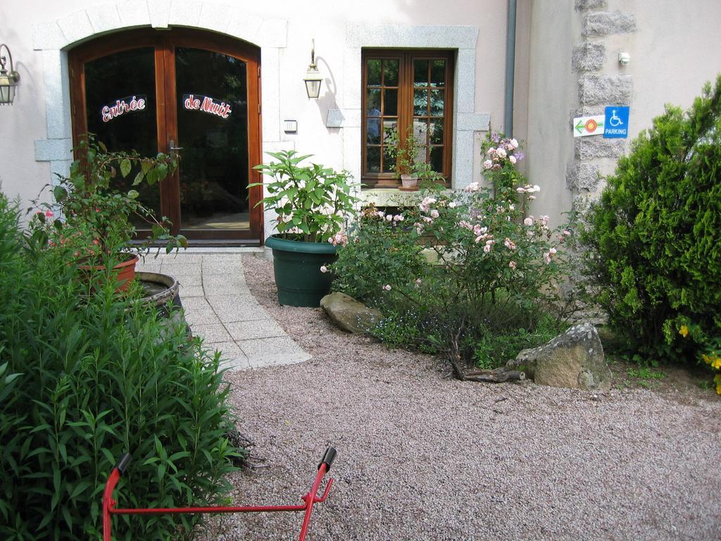 Auberge De L'Atre Quarre-les-Tombes Luaran gambar